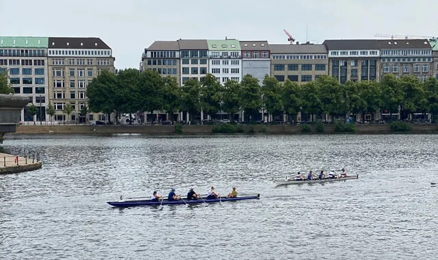 Foto Staffelrudern in Hamburg