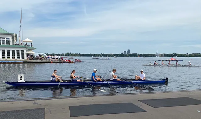 Foto Staffelrudern in Hamburg